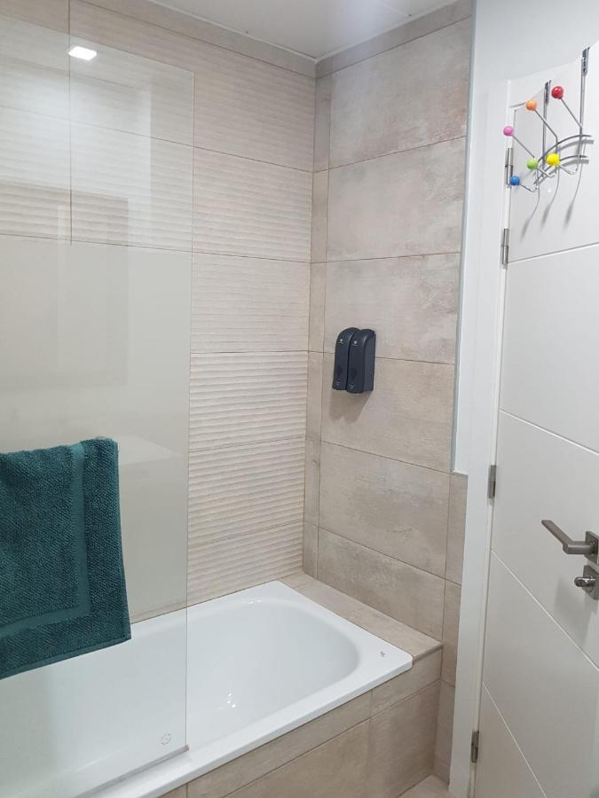 Apartamento Plaza Del Teatro Parking Free Málaga Dış mekan fotoğraf